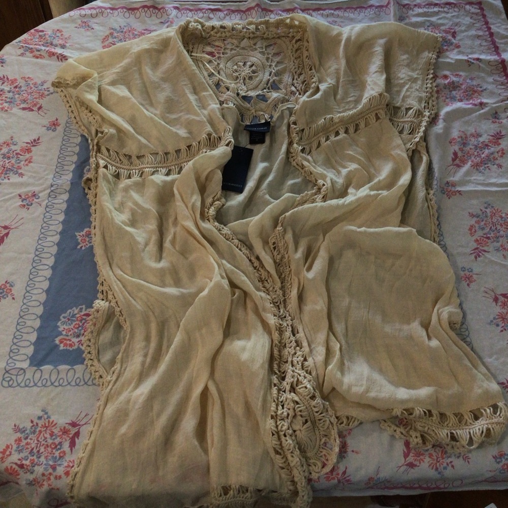 Kimono with crochet trim